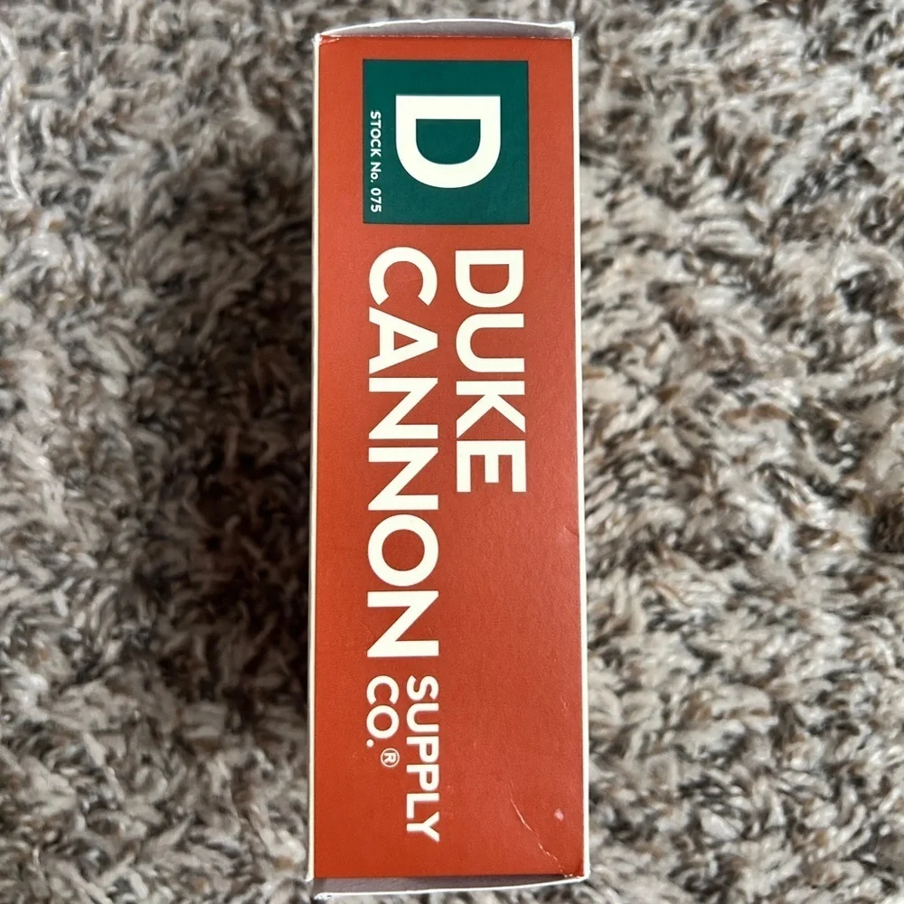 Duke Cannon Supply Co. Big American Bourbon Soap – Oak Barrel Scent (10 oz)